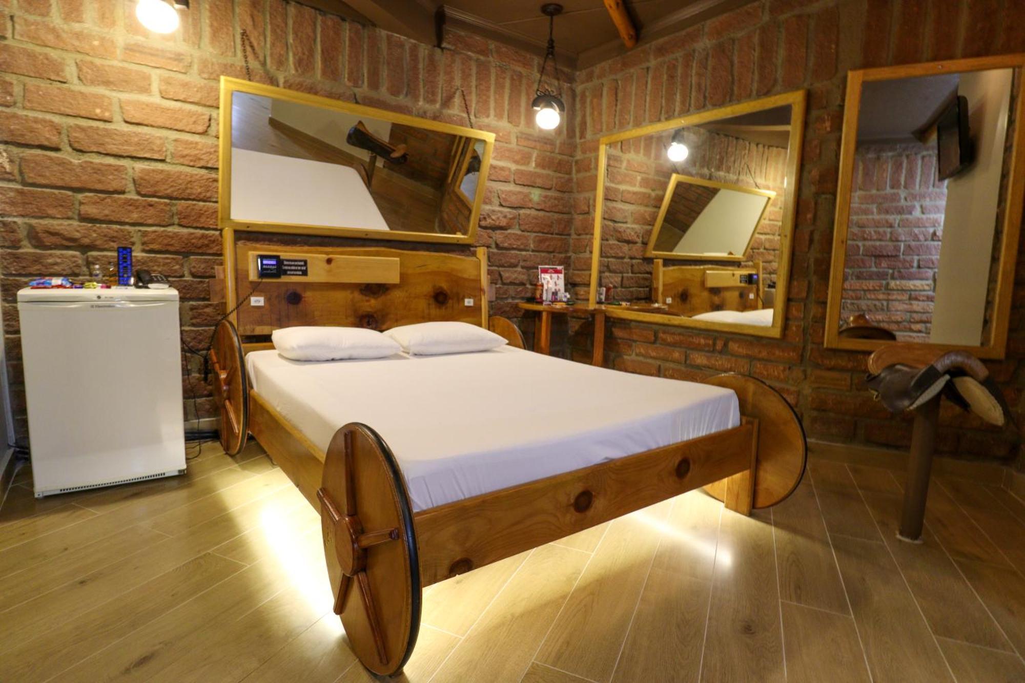 Motel Casa De Pedra Caràzinho Eksteriør bilde